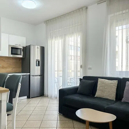 Royal 520 * Durrës